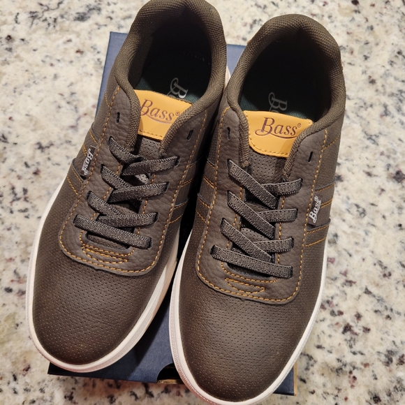 G.H. Bass & Co. Other - BASS - NWT & Box, boys size 3, sneakers.. slip on
